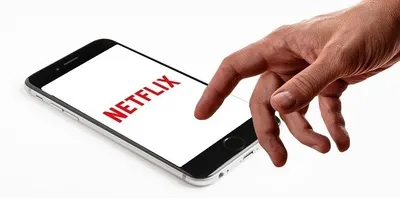 İstenmeyen kullanıcılara son! Netflix hesabınızdan istediğiniz kullanıcıları kovabileceğiniz özelliği getirdi!