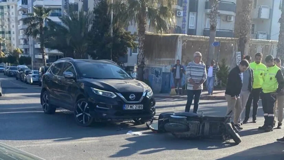 Alanya’da otomobile ile motosiklet çarpıştı: 1 ölü, 1 yaralı Alanya’da otomobile ile motosiklet çarpıştı: 1 ölü, 1 yaralı