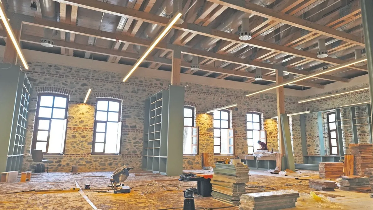 Asırlık kışladan kültür üssüne haber görseli