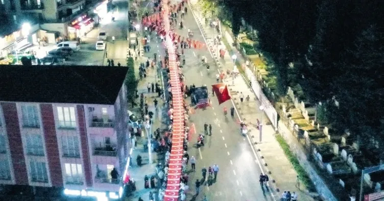 253 şehidi temsilen 253 metrelik bayrak