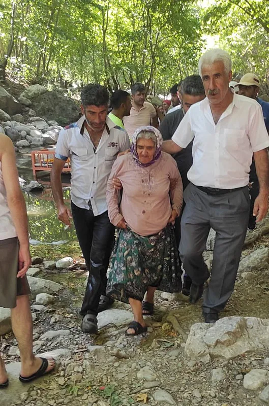4-gundur-araniyordu-yasli-kadindan-sevindiren-haber-geldi-1751985268517.jpeg