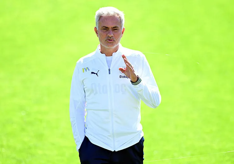 SON DAKİKA FENERBAHÇE HABERİ: Mourinho için bomba iddia! Premier Lig’e mi dönecek?