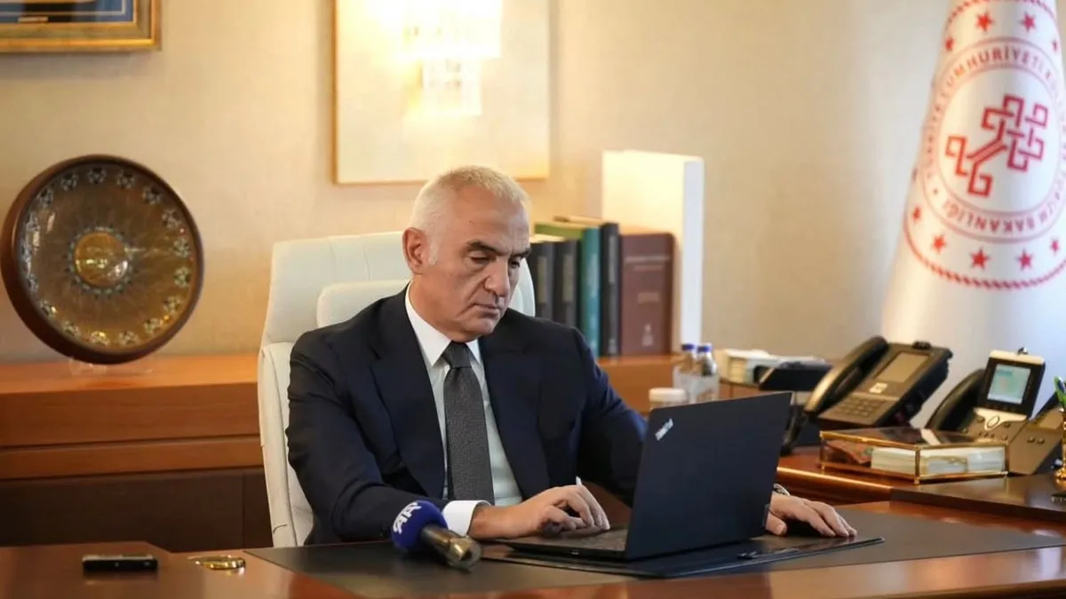 Bakan Ersoy duyurdu: İstanbul’da dizi ve film çekim saatlerine standart getirildi Bakan Ersoy duyurdu: İstanbul’da dizi ve film çekim saatlerine standart getirildi