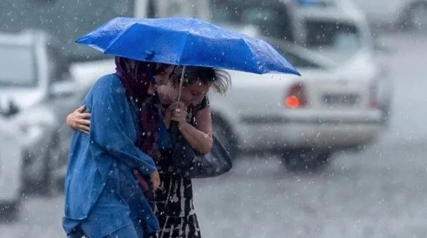 SON DAKİKA: Meteoroloji hafta sonu için uyardı! Sağanak geliyor! İstanbul’da o tarihlerde şemsiyesiz çıkmayın