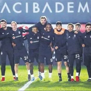 Orta saha çalışıyor