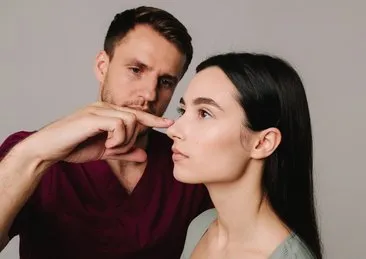 18 yaşın altına düştü! Estetik yaptırma furyasında büyük tehlike: Yerle bir olan psikolojinin yansıması