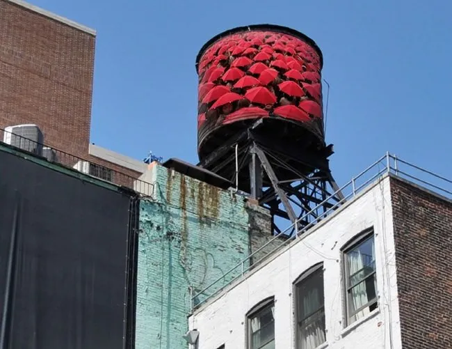 Sanatçılar New York silüetine dokundu