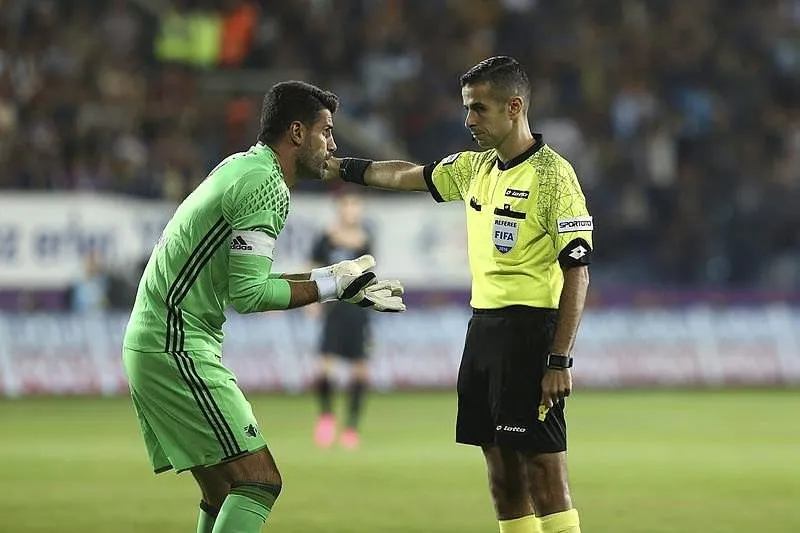Rıdvan Dilmen, Fenerbahçe'den ayrılacak ismi açıkladı ...