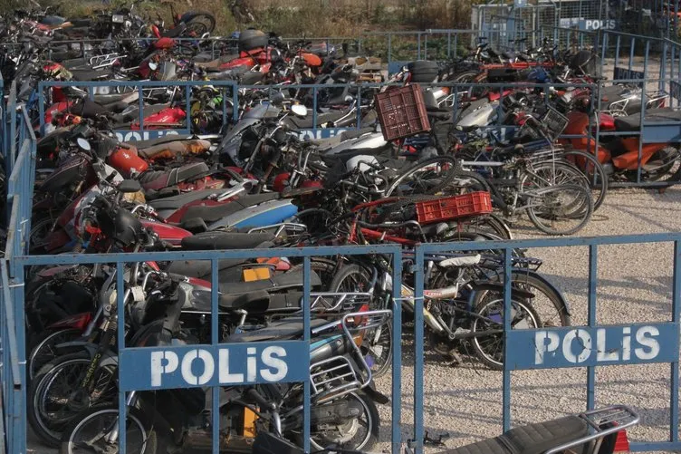 Adana’da 'bombalı motosiklet' alarmı