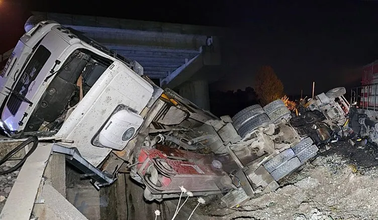 Yer Edirne! Yolcu treni kamyona çarptı! Feci kazada…