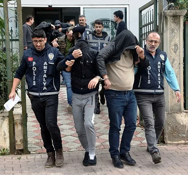 Son dakika haber: Antalya’da ’Swinger’ partisini polis bastı! 6 erkek, 5 kadın...