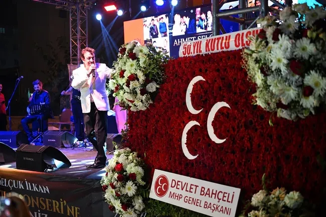 sair-ve-sarki-sozu-yazari-ahmet-selcuk-ilkan-50nci-sanat-yilini-memleketinde-kutladi-1781512683170.jpeg
