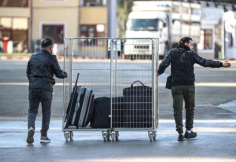 SON DAKİKA… Türkiye’den Suriye seferberliği! Ülkesine dönen sığınmacılar için özel çalışma: 14 senelik yıkım yeniden inşa edilecek!