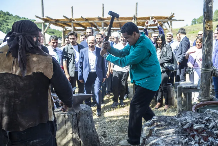 Venezuela Devlet BaÅkanı Nicolas Maduro'dan DiriliÅ ErtuÄrul setine ziyaret