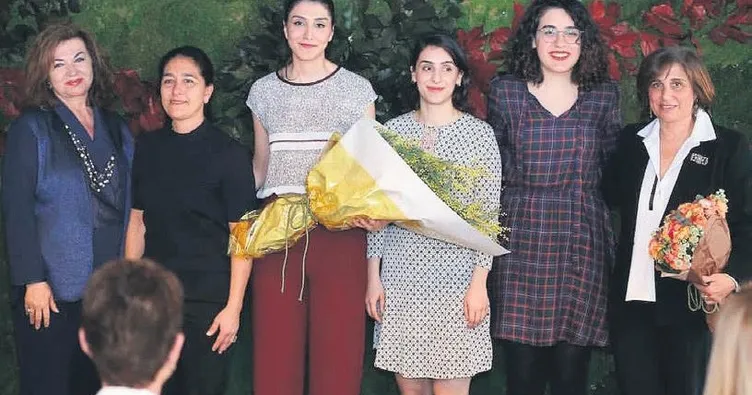 Mina’nın kızları