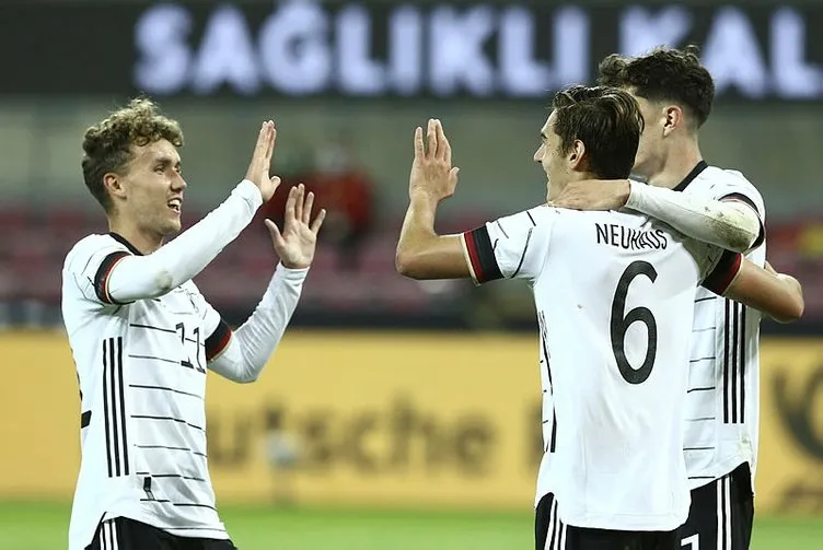 Emre Can'ın hareketine sosyal medyada büyük tepki!