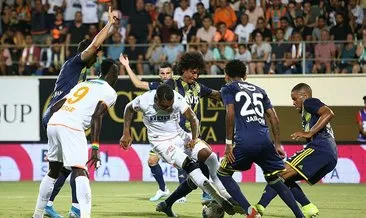 Fenerbahçe-Alanyaspor mücadelesine damga vuran pozisyon! Maçta kural hatası mı var?