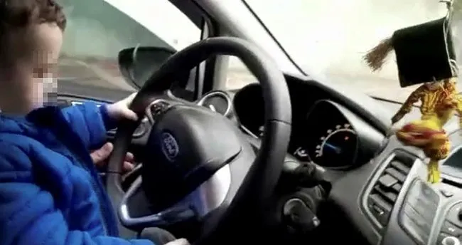 Istanbul Da Cocuga Otomobil Kullandiran Sorumsuz Surucu Kamerada En Son Haber