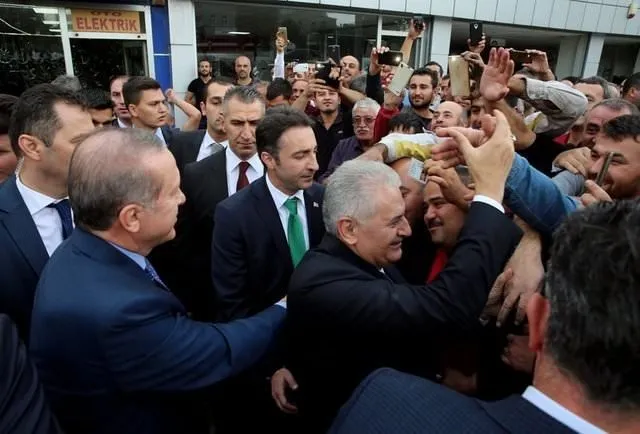 Cumhurbaşkanı Erdoğan ve Başbakan Yıldırım’dan esnaf ziyareti