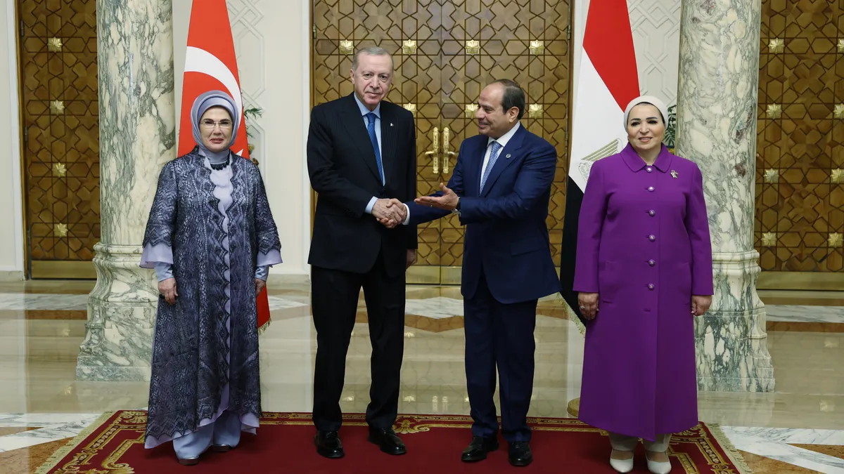 Başkan Erdoğan, Mısır’daki temaslarını tamamladı Başkan Erdoğan, Mısır’daki temaslarını tamamladı