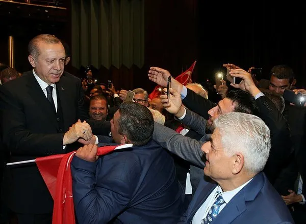 Cumhurbaşkanı Erdoğan Beştepe'de Romanlarla buluştu!