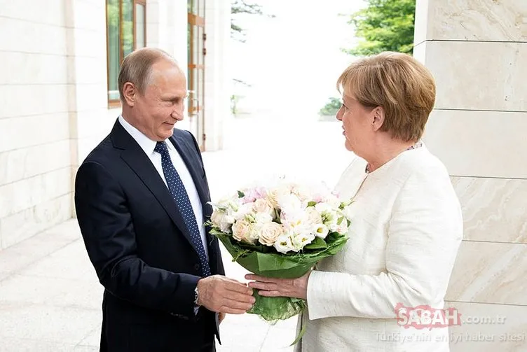 Putin’in verdiği çiçek Alman basınını kızdırdı!