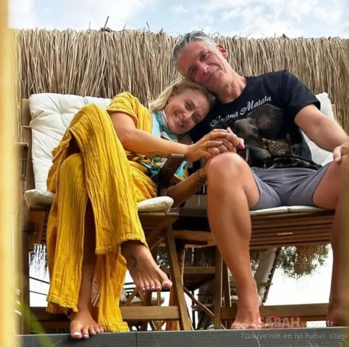 Ceyda Düvenci ve sevgilisi Güçlü Mete’den mutluluk pozu! Ceyda Düvenci mutluluktan uçuyor!