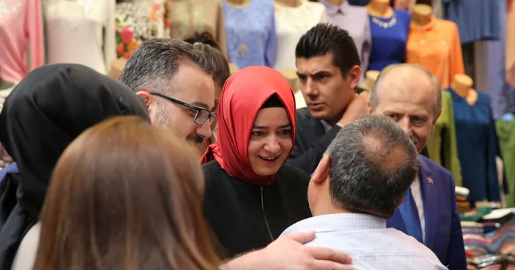 Mazlumların umudu olan bir liderin arkasından yürüyoruz