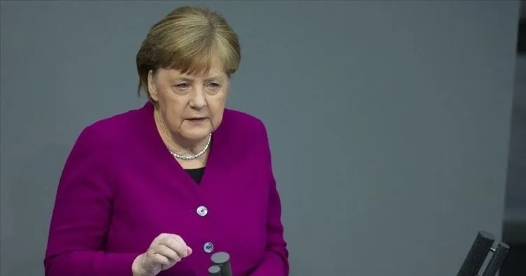 Merkel’den ’Kovid-19 salgınıyla uzun süre yaşamak zorunda kalacağız’ uyarısı