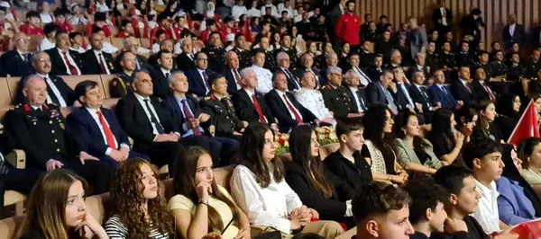 istanbulda-19-mayis-ataturku-anma-genclik-ve-spor-bayrami-coskusu-yasandi-1779197405725.jpg