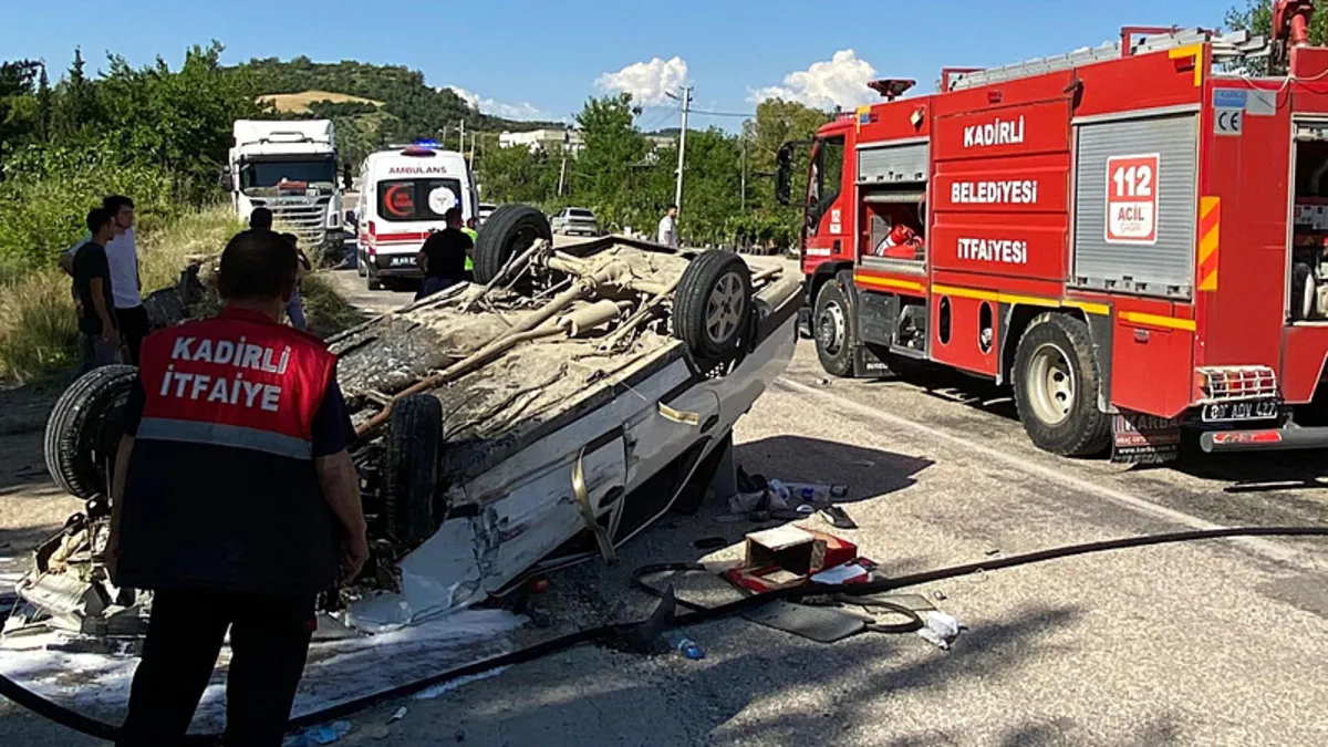 Osmaniye’de otomobil, park halindeki kamyonete çarptı: 3 yaralı Osmaniye’de otomobil, park halindeki kamyonete çarptı: 3 yaralı