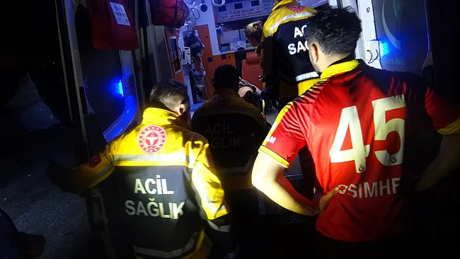 antalyada-hortum-faciasi-2-konteyner-havaya-savruldu-5-olu-1-yarali-1793054014911.jpg