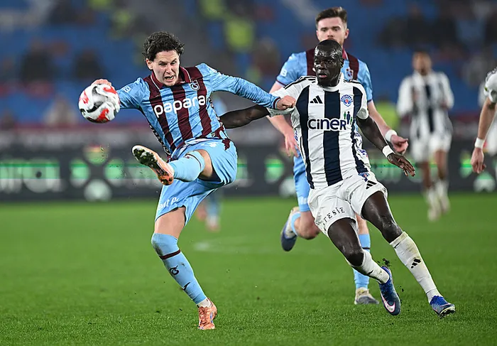 canli-super-ligde-trabzonspor-kasimpasa-maci-1769193582626.jpeg