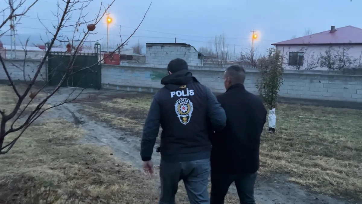 Iğdır siber suç operasyonu: 7 şüpheli gözaltına alındı Iğdır siber suç operasyonu: 7 şüpheli gözaltına alındı