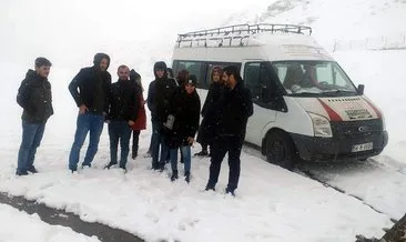 Karda mahsur kalan öğretmenler kurtarıldı #siirt
