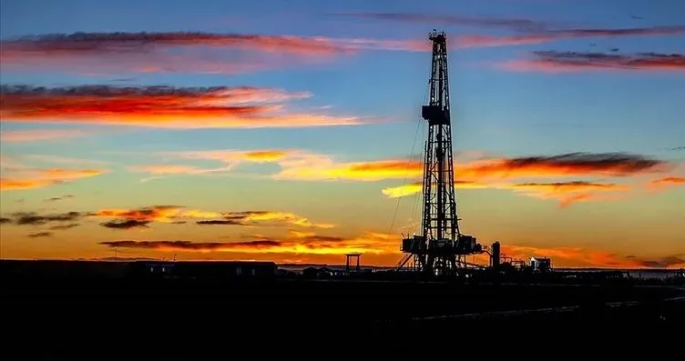 Küresel piyasalarda petrol ve gaz keşifleri yarıya düştü