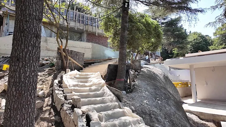 SON DAKİKA: CHP’li İBB görmezden gelmişti! İstanbul Boğazı’ndaki kaçak villa yıkılmaya başlandı