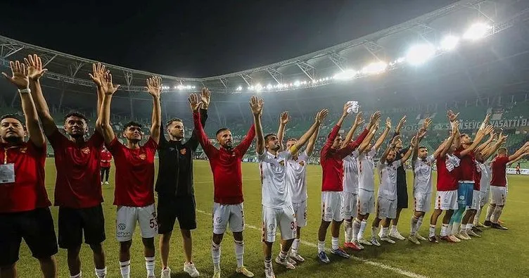 Göztepe’de 10 yeni transfer sahaya çıktı
