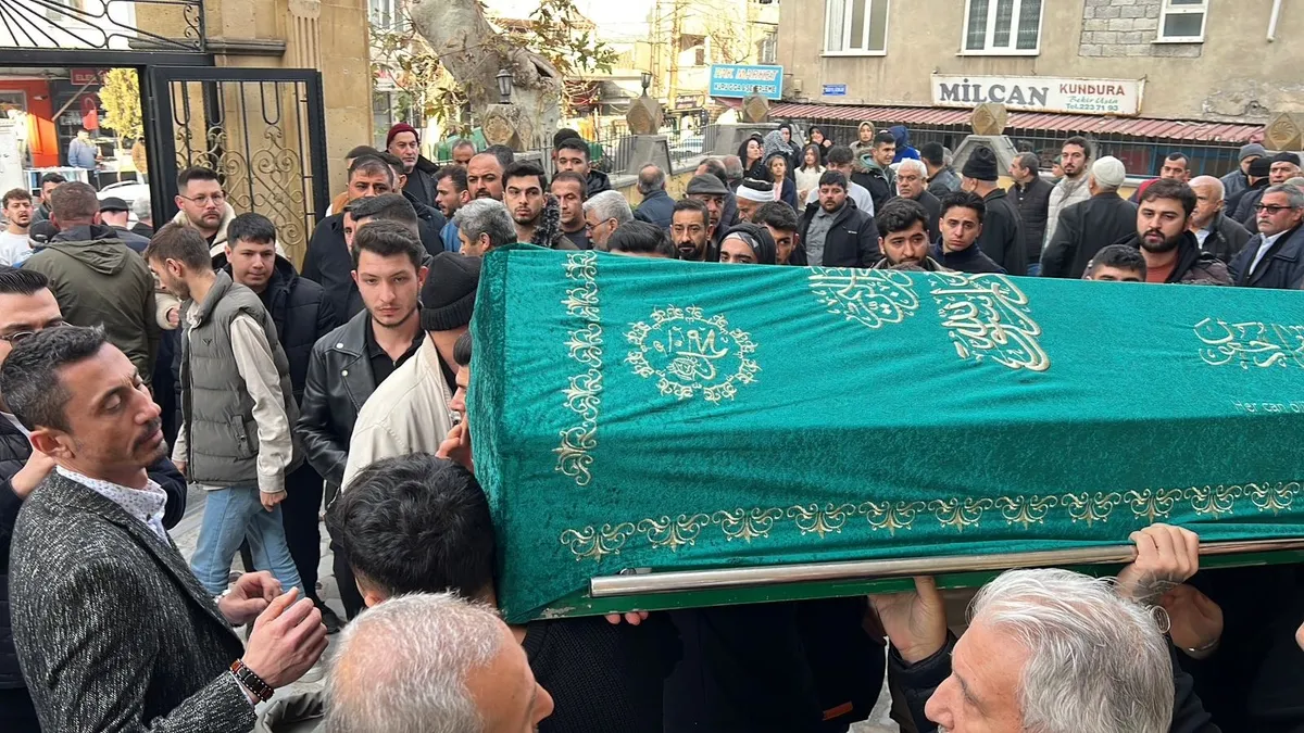 SON DAKİKA… Kahramanmaraş'taki kazada ikisi de hayatını kaybetmişti: Nişanlı çift yanyana toprağa verildi! SON DAKİKA… Kahramanmaraş'taki kazada ikisi de hayatını kaybetmişti: Nişanlı çift yanyana toprağa verildi!