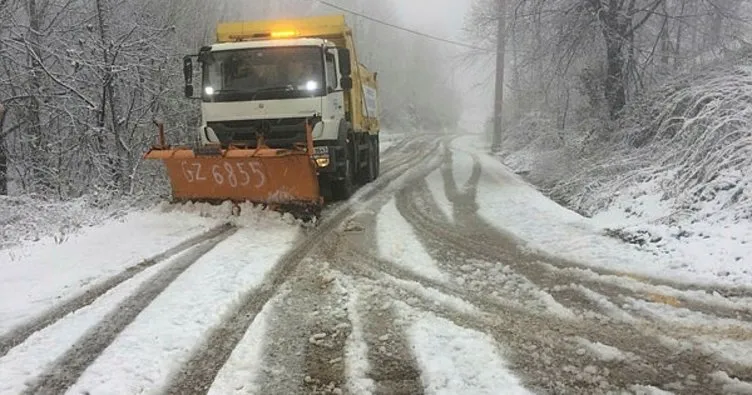 Kocaeli’de 410 kişilik ekip karla mücadele ediyor