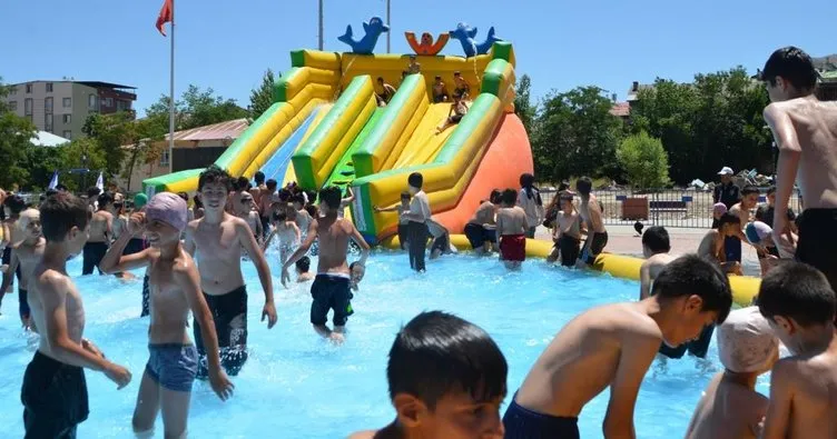 Muş’ta çocuklar için açılan Aqua Park dolup taştı