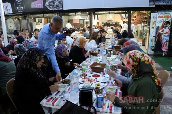 Ramazan'da onu yemek için akın akın geliyorlar!