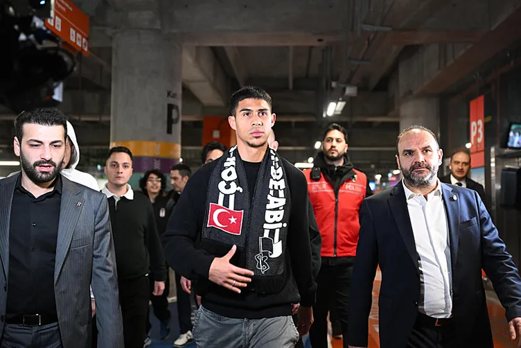 Beşiktaş, Galatasaray, Fenerbahçe ve Trabzonspor şov yaptı! İşte 4 büyüklerin transfer hamleleri