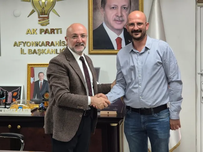 ak-parti-afyonkarahisar-ailesi-buyumeye-devam-ediyor-1780653871617.jpg