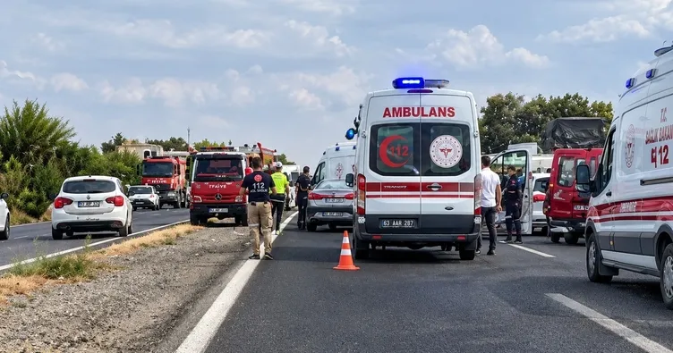 Şanlıurfa’da feci kaza! 15 kişi yaralandı