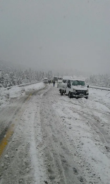 Akseki- Seydişehir yolu kar nedeniyle ulaşıma kapandı