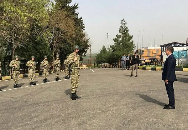 Milli Savunma Bakanı Nurettin Canikli sınır hattında