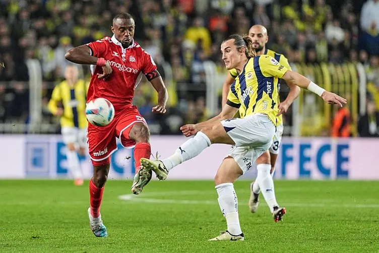 Son dakika haberi: Fenerbahçe-Sivasspor maçında tartışılan pozisyon! Ahmet Çakar’dan Mourinho’ya olay sözler...