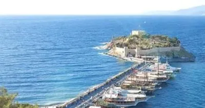 Kuşadası Körfezi beşik gibi sallanıyor