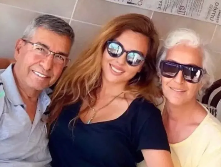 Anne acısıyla sarsılmıştı! Ünlü şarkıcı Aslı Hünel bir canını daha kaybetti! Sevdiklerim bir bir gidiyor